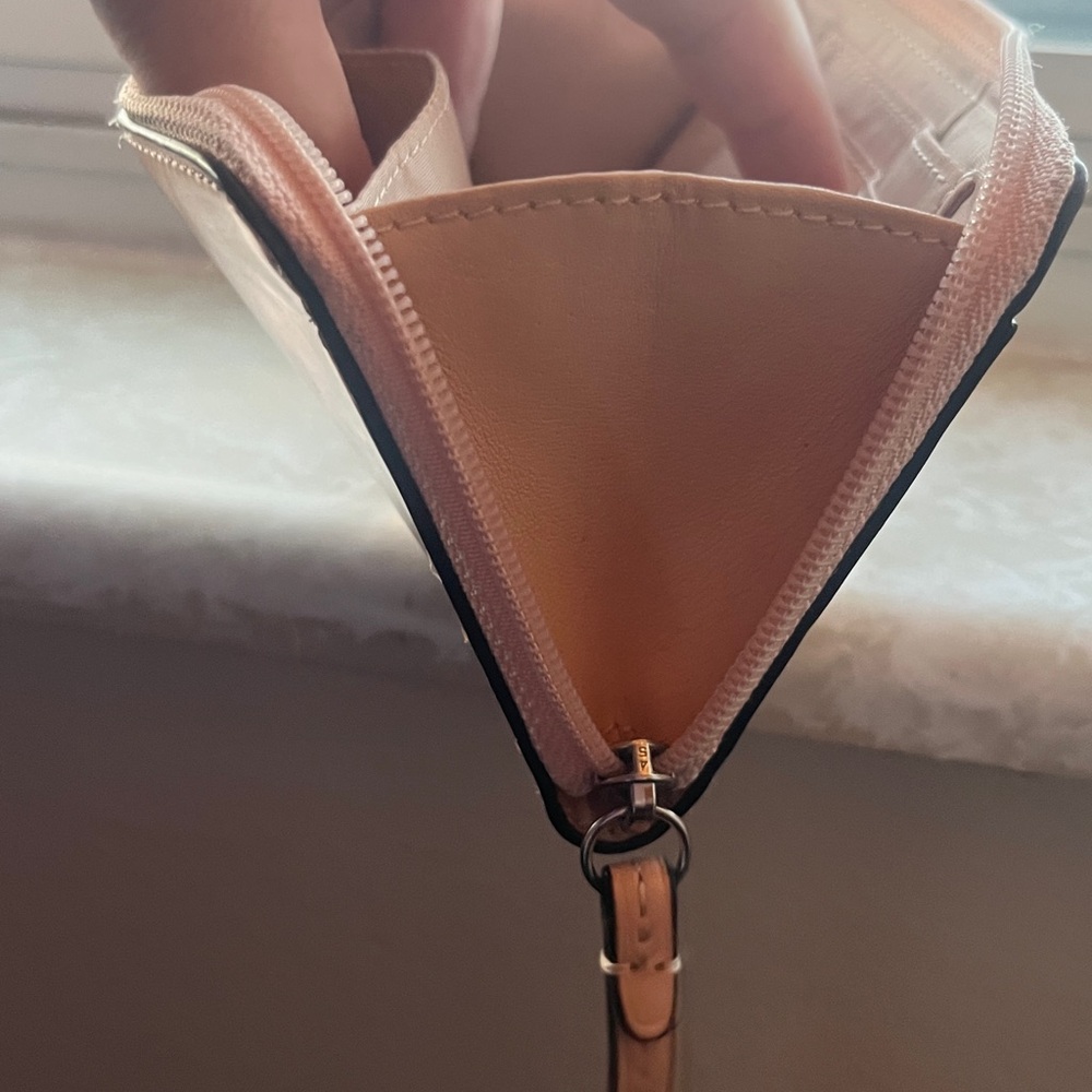 Coach East/West Mirror Rose Gold Metallic Wristlet - Picture 9 of 10
